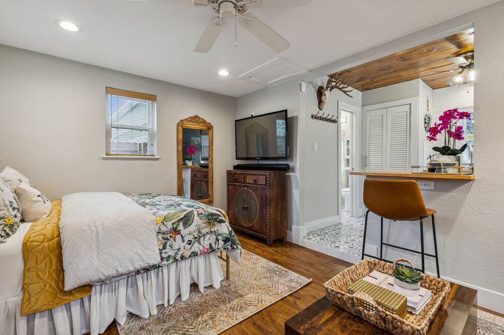 Photo of Bedroom in Fort Worth Cultural District