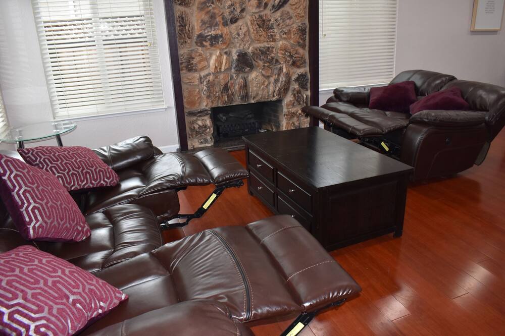 Photo of Livingroom in Edenvale