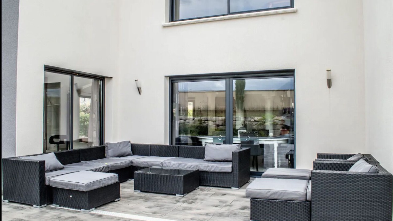 Photo of Patio Balcony in Villette-dʼAnthon