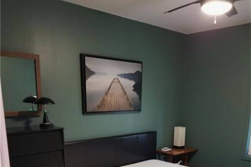Photo of Bedroom in Monetville