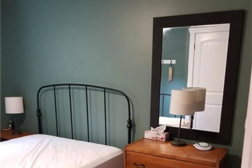 Photo of Bedroom in Monetville