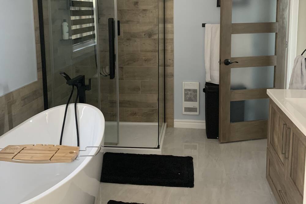 Photo of Bathroom in Duhamel