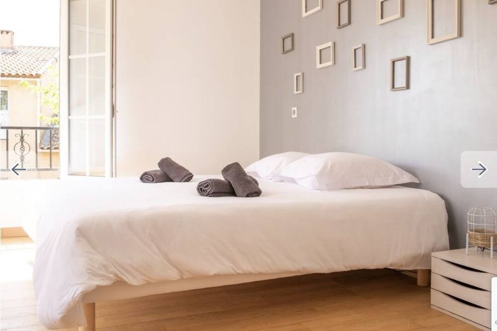 Photo of Bedroom in Le Cailar