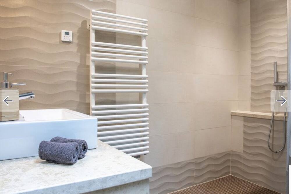 Photo of Bathroom in Le Cailar
