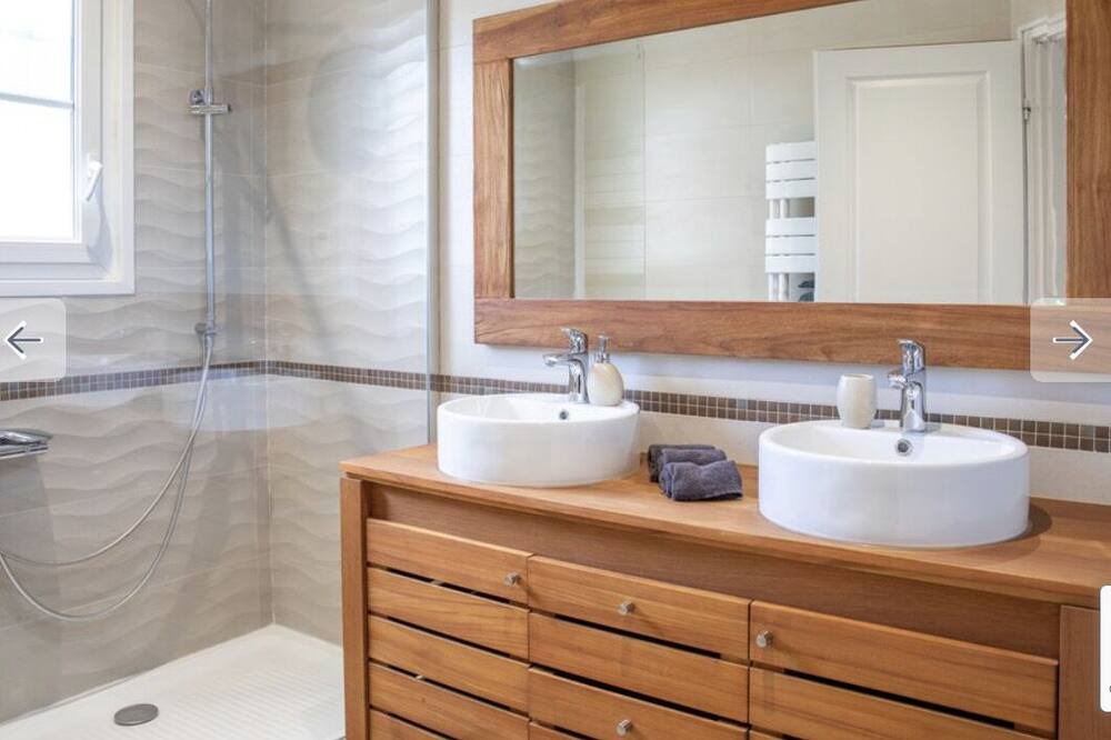 Photo of Bathroom in Le Cailar