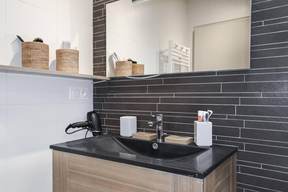 Photo of Bathroom in Leognan