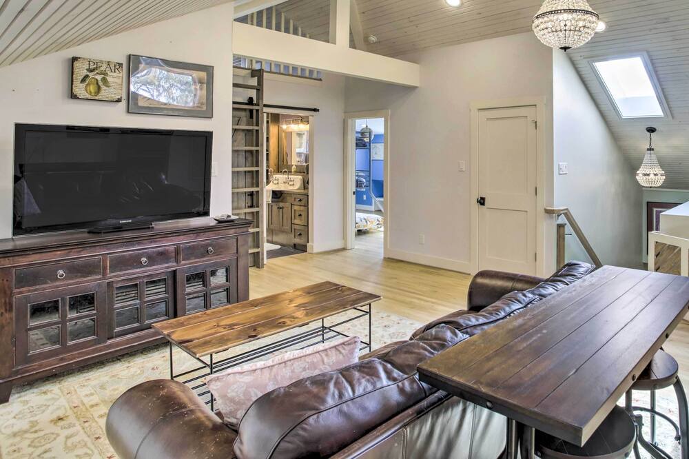 Photo of Bedroom in Garden Oaks