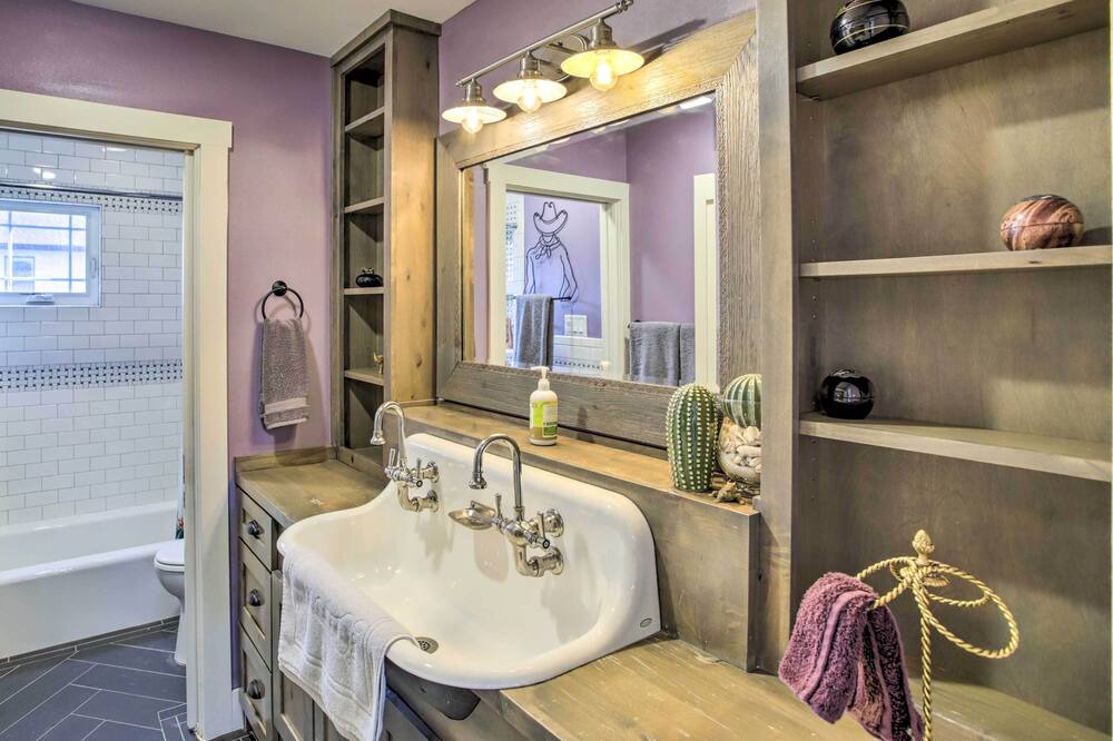 Photo of Bathroom in Garden Oaks