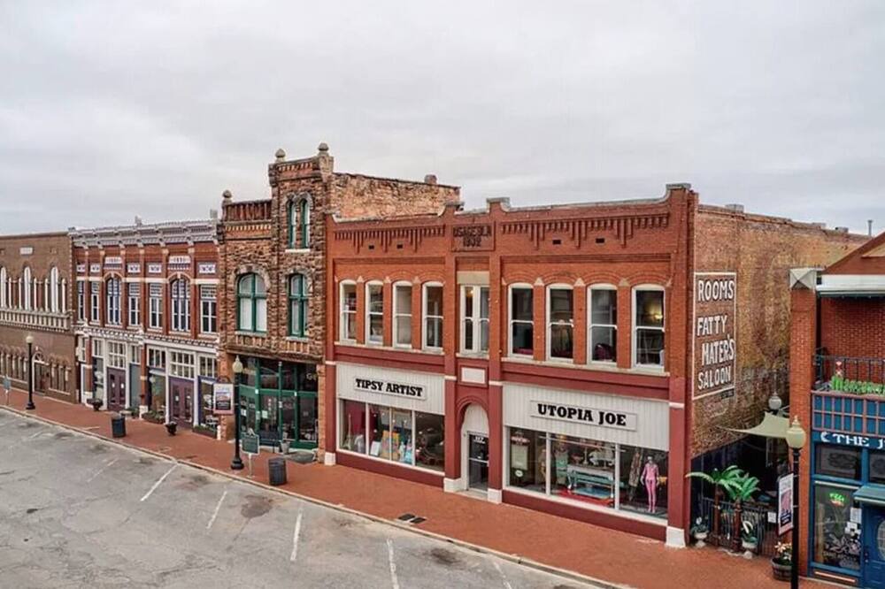 Photo of Others in Guthrie