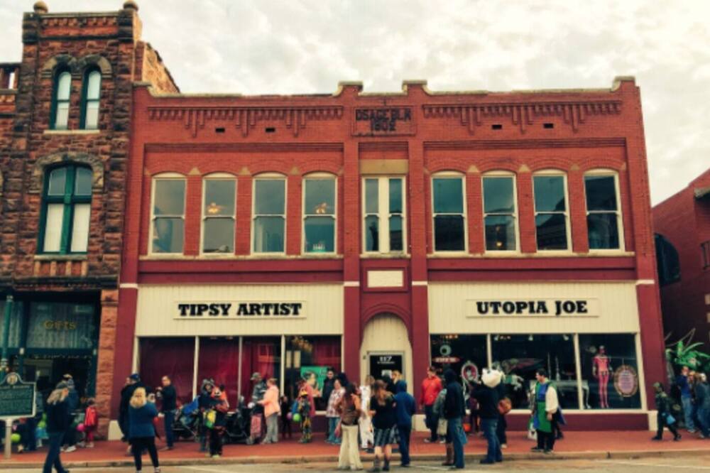 Photo of Others in Guthrie