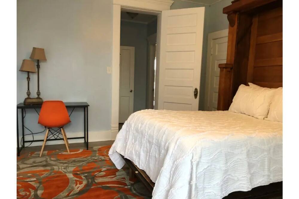 Photo of Bedroom in Logansport
