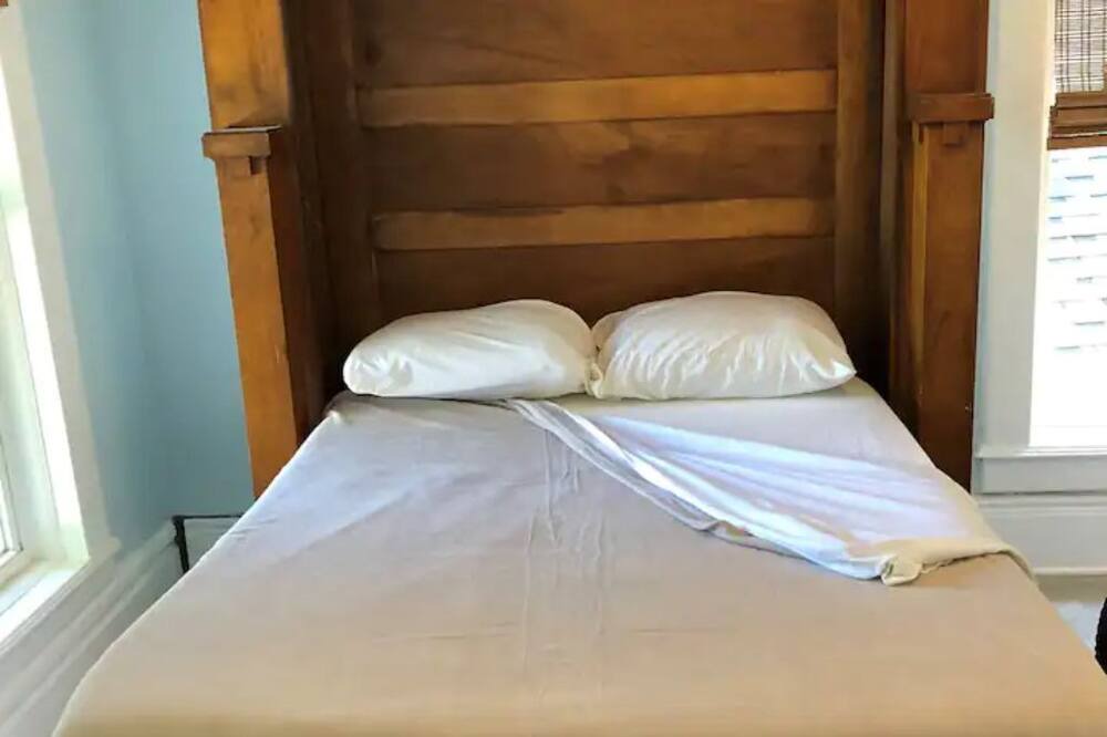 Photo of Bedroom in Logansport