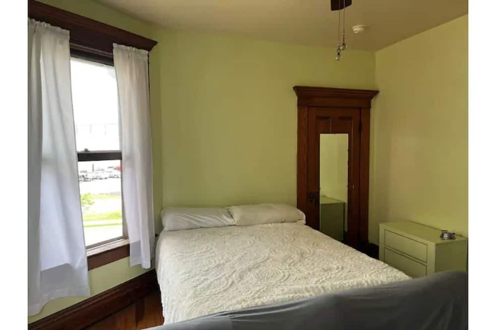 Photo of Bedroom in Logansport