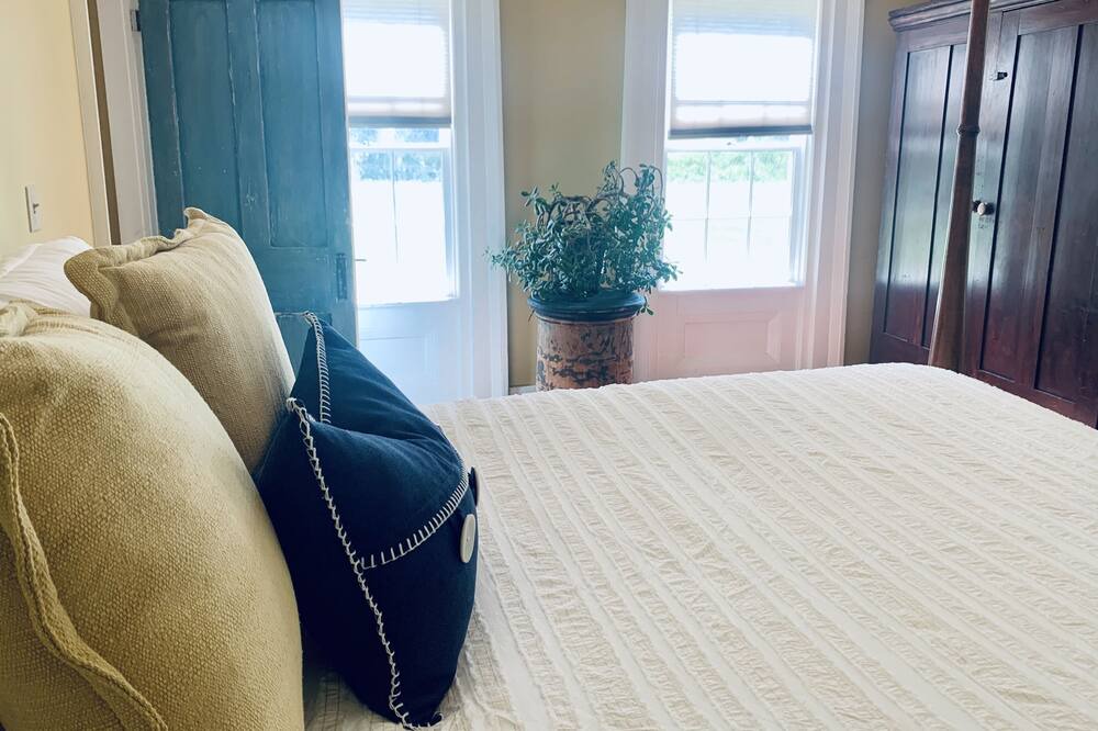 Photo of Bedroom in Ithaca