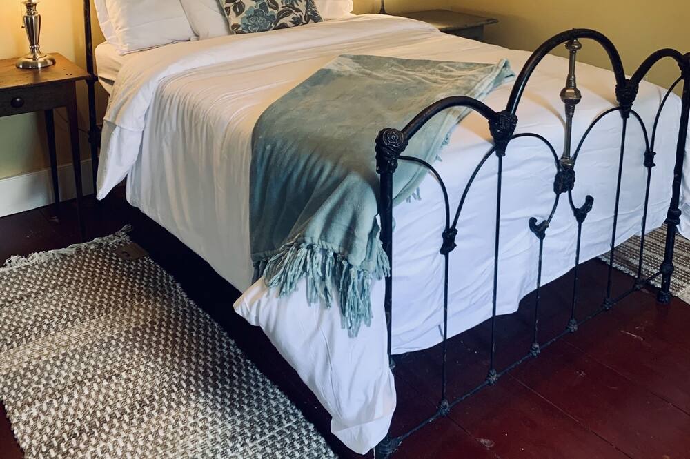 Photo of Bedroom in Ithaca