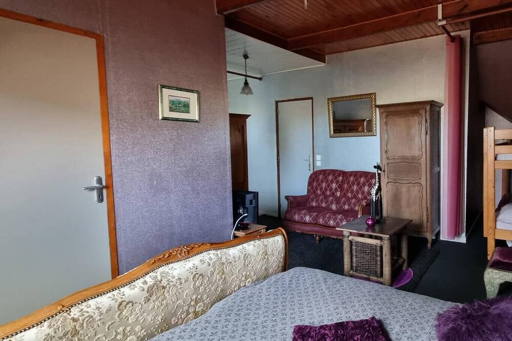 Photo of Bedroom in Hirel