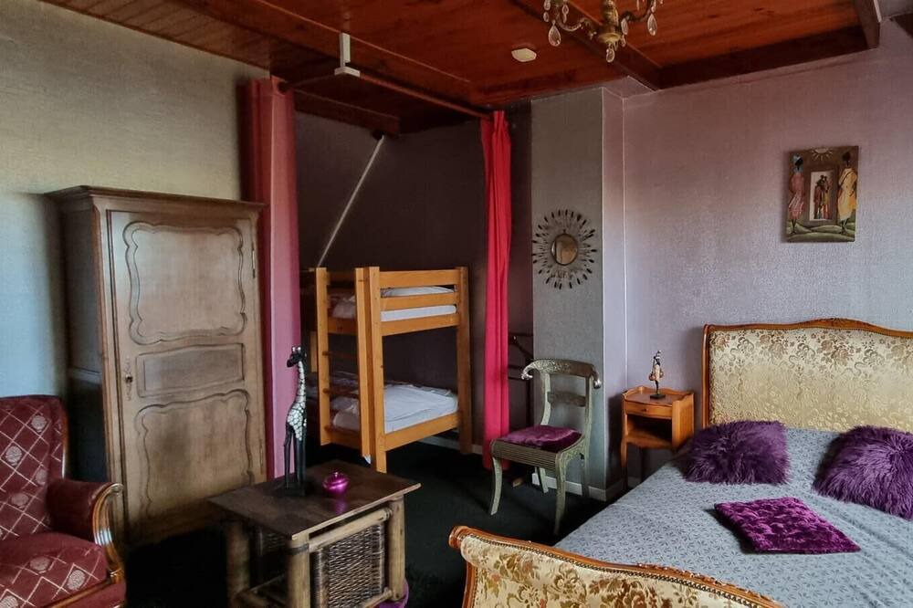 Photo of Bedroom in Hirel
