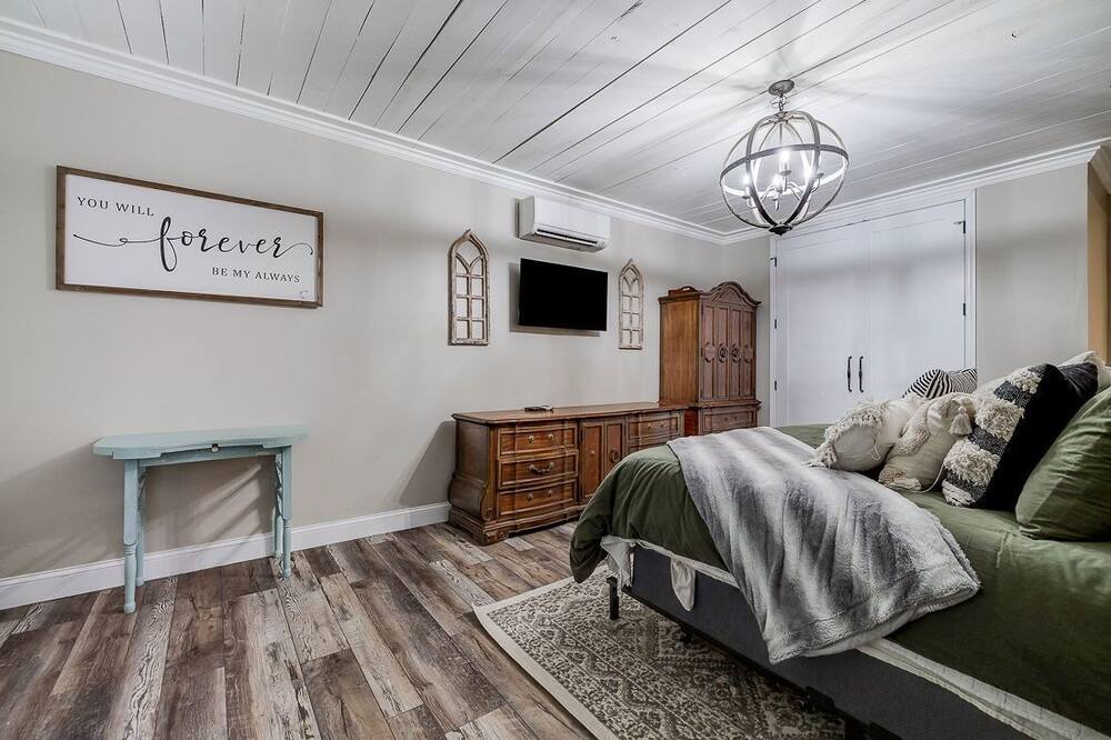 Photo of Bedroom in Montgomery
