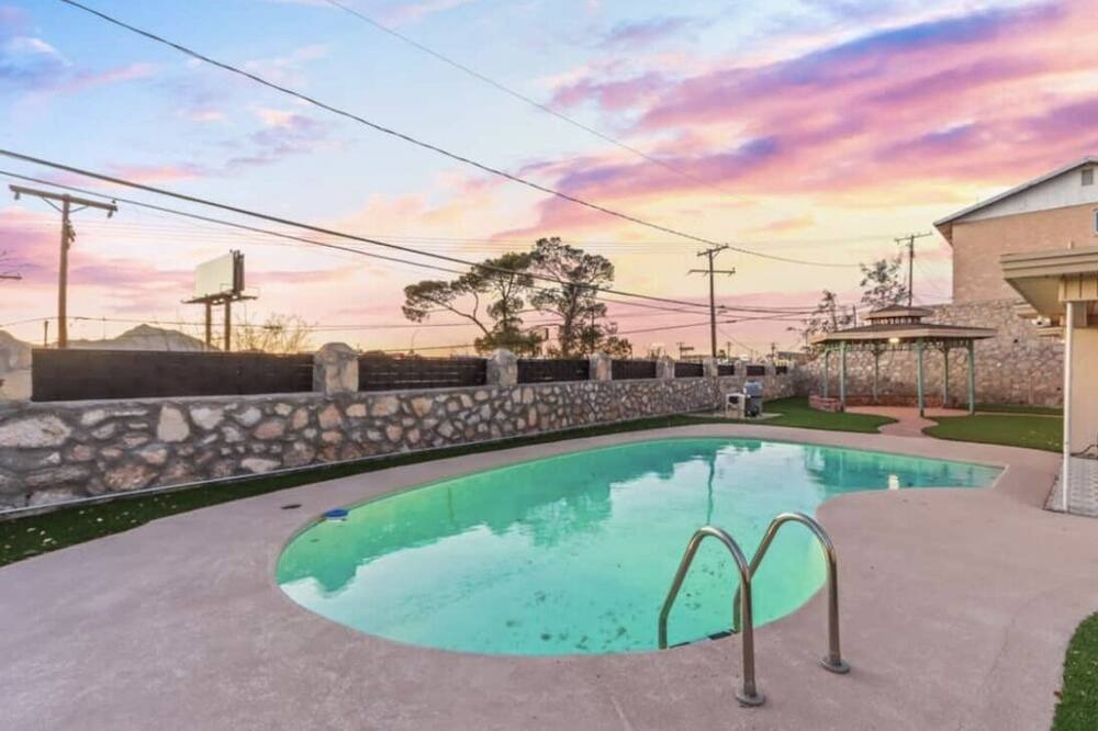 Photo of Outdoor in Mission Hills South