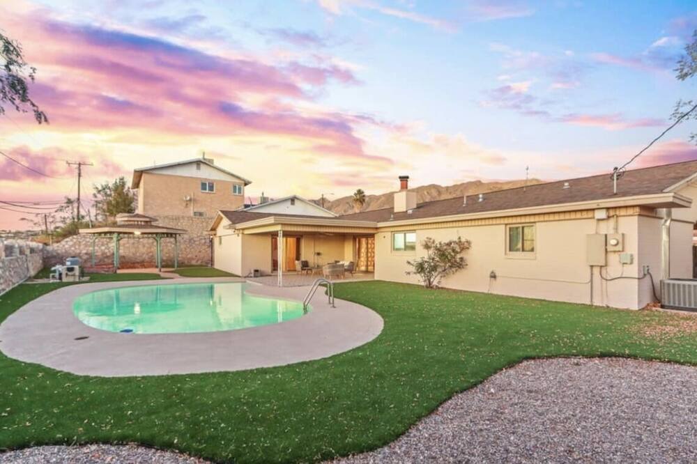 Photo of Outdoor in Mission Hills South