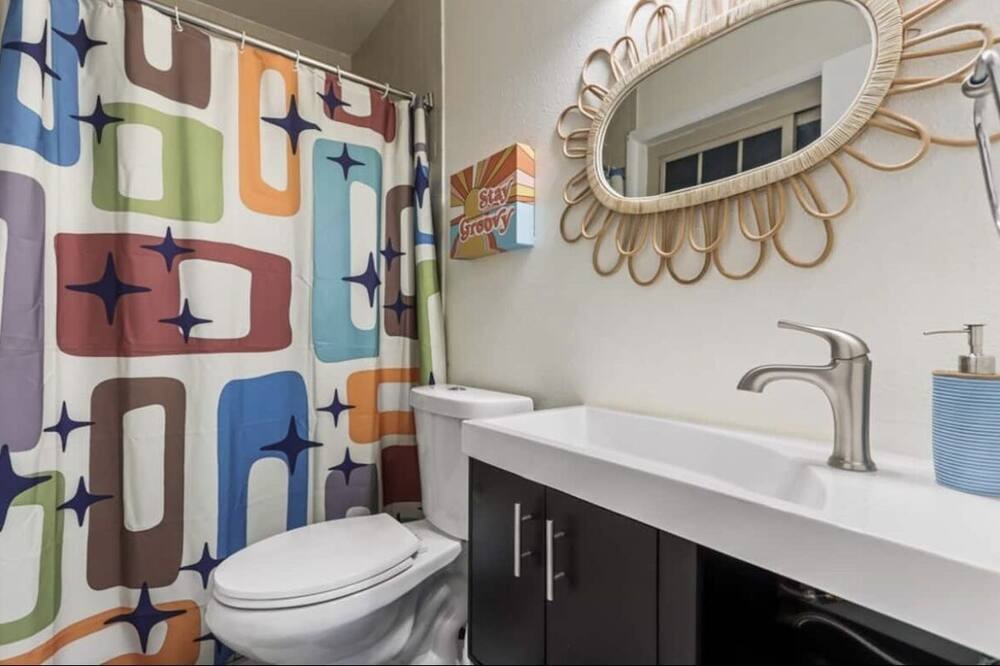 Photo of Bathroom in Mission Hills South