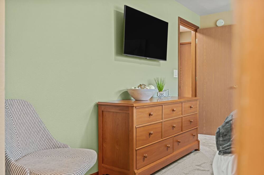 Photo of Bedroom in Brownstown