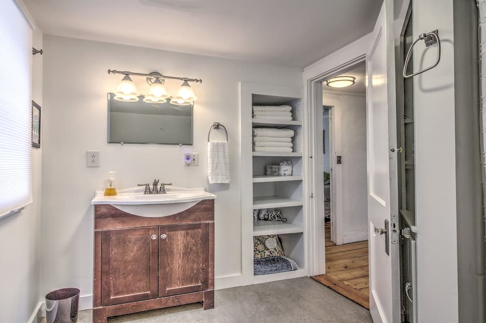 Photo of Bathroom in Londonderry