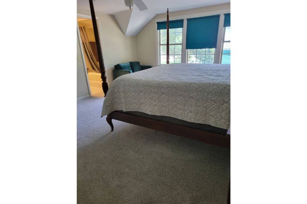 Photo of Bedroom in Broadmoor