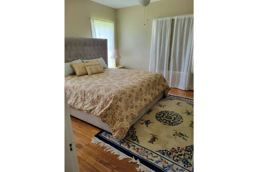 Photo of Bedroom in Broadmoor