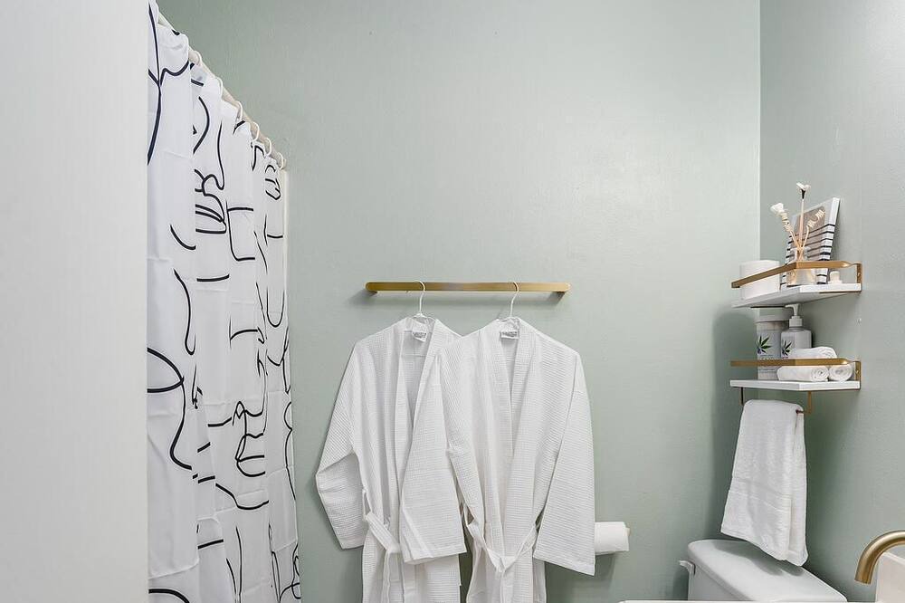 Photo of Bathroom in Springlake