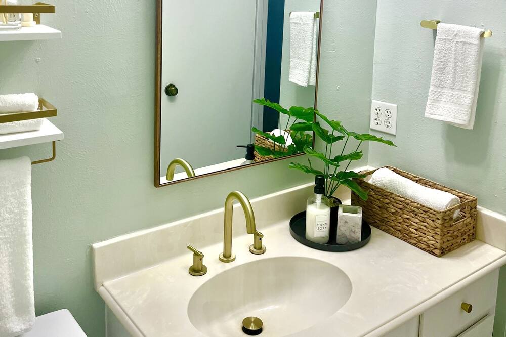 Photo of Bathroom in Springlake