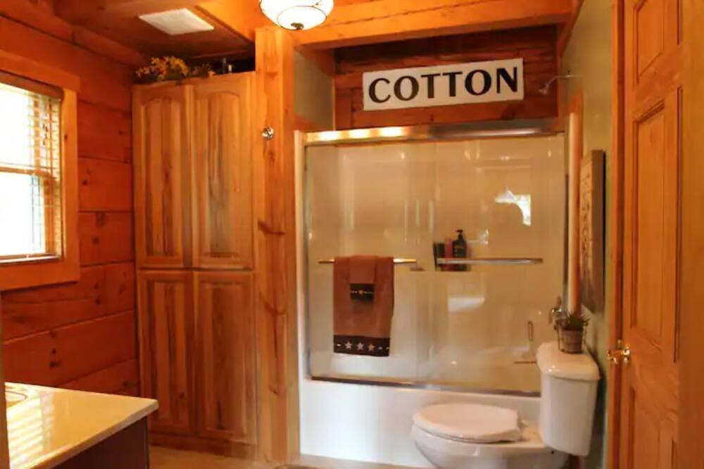 Photo of Bathroom in Prairie Du Chien