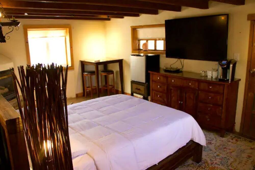 Photo of Bedroom in Placitas
