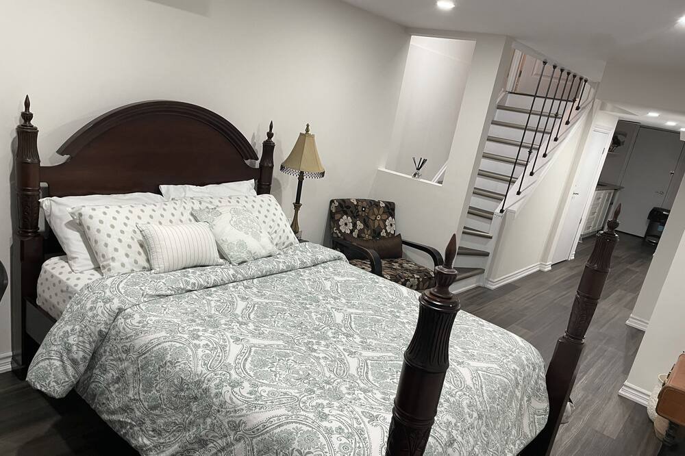 Photo of Bedroom in New Tecumseth