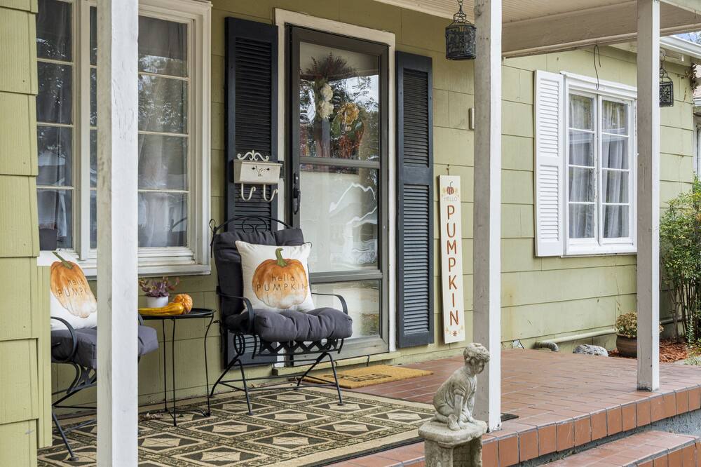 Photo of Outdoor in Cherry Street