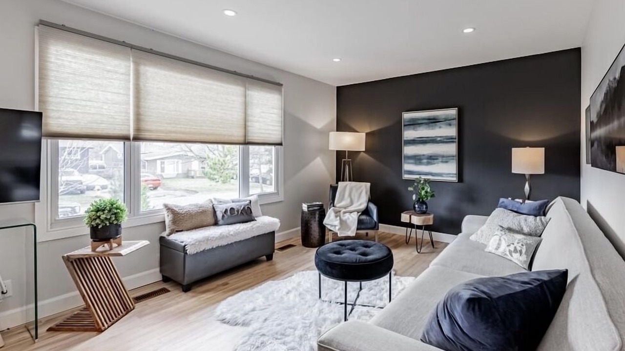 Photo of Livingroom in Pickering