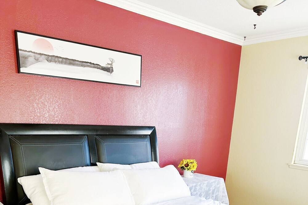 Photo of Bedroom in Los Serranos
