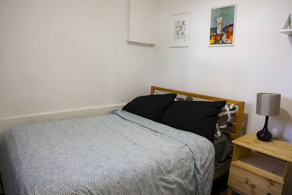 Photo of Bedroom in Oakwood Village