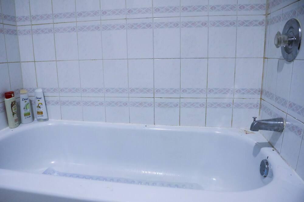 Photo of Bathroom in Oakwood Village