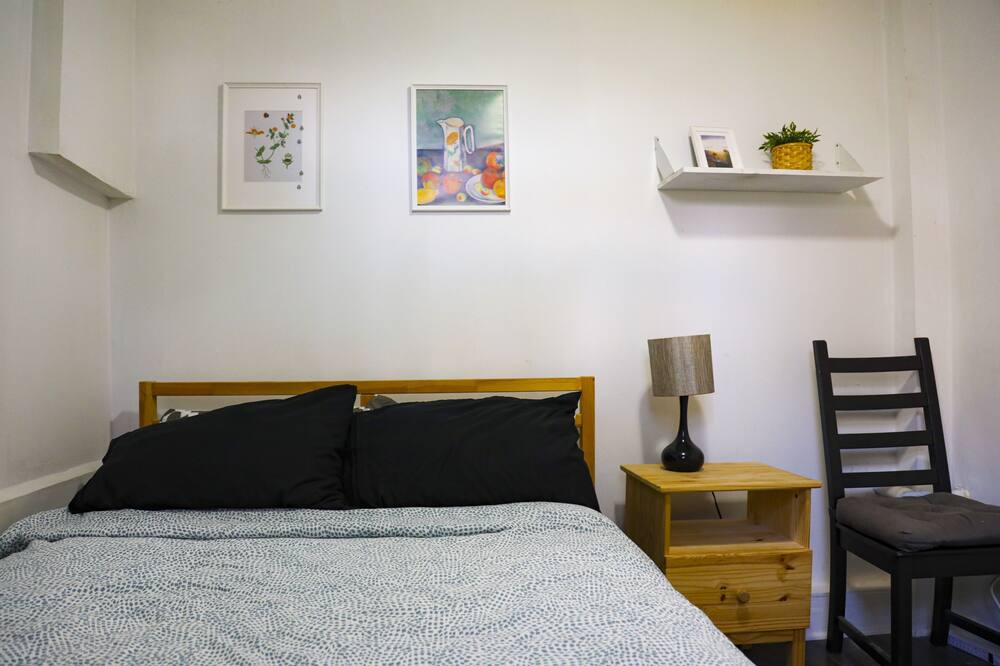 Photo of Bedroom in Oakwood Village