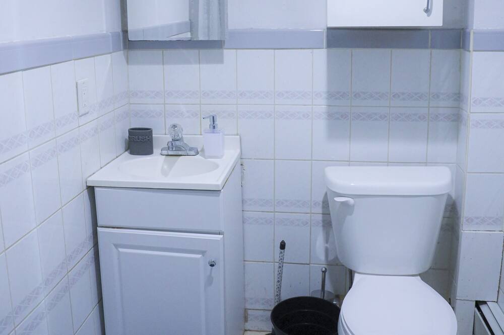 Photo of Bathroom in Oakwood Village