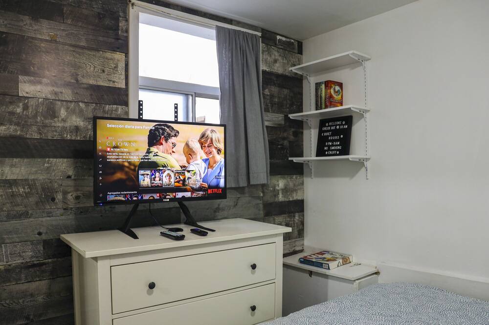 Photo of Bedroom in Oakwood Village