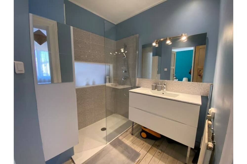 Photo of Bathroom in Nouvelle Ville