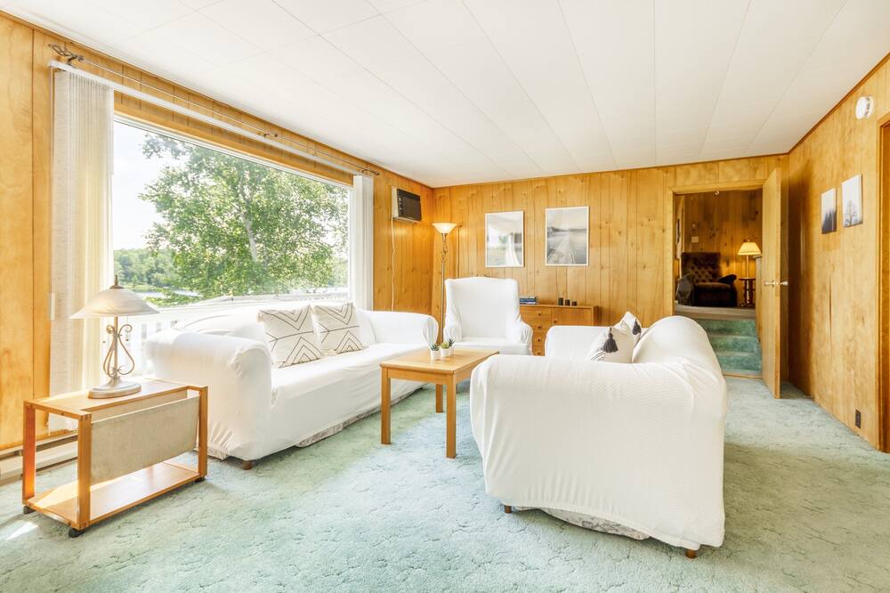 Photo of Bedroom in Golden Valley