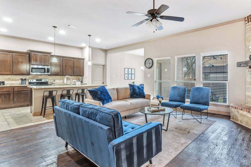 Photo of Livingroom in Rockwall