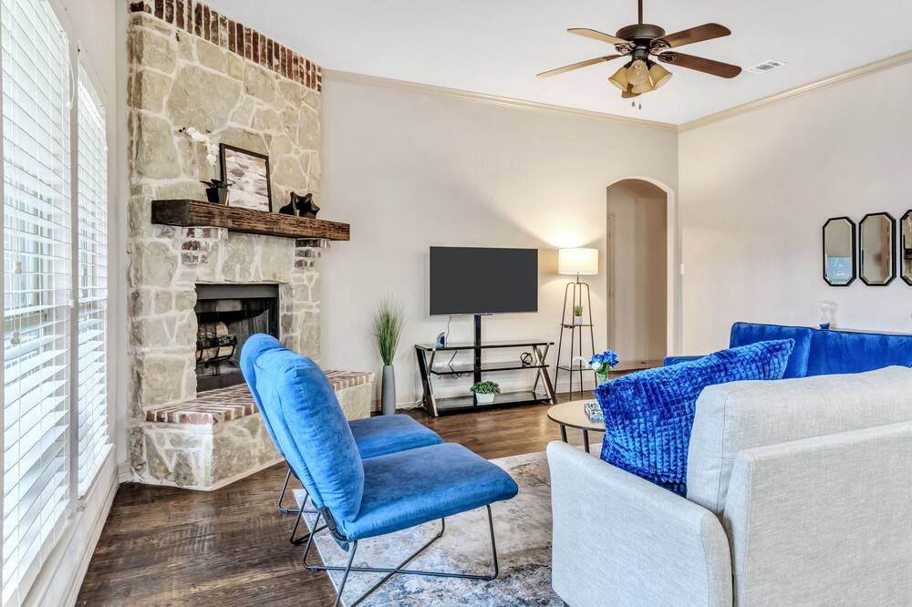 Photo of Livingroom in Rockwall