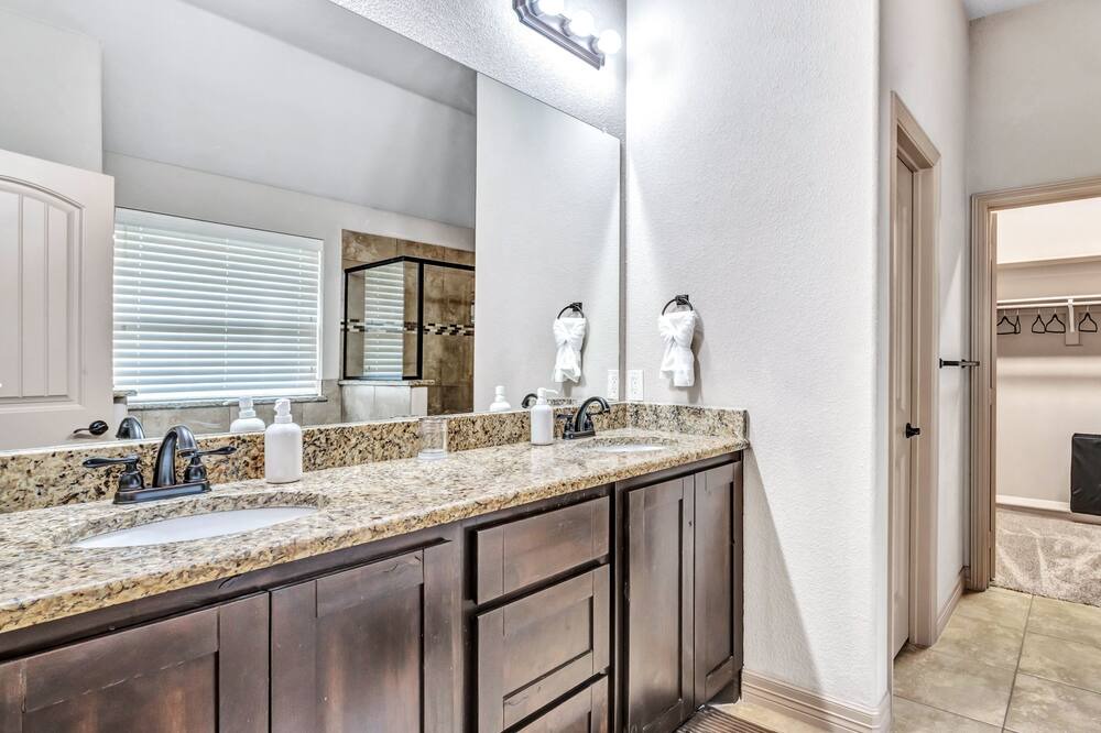 Photo of Bathroom in Rockwall