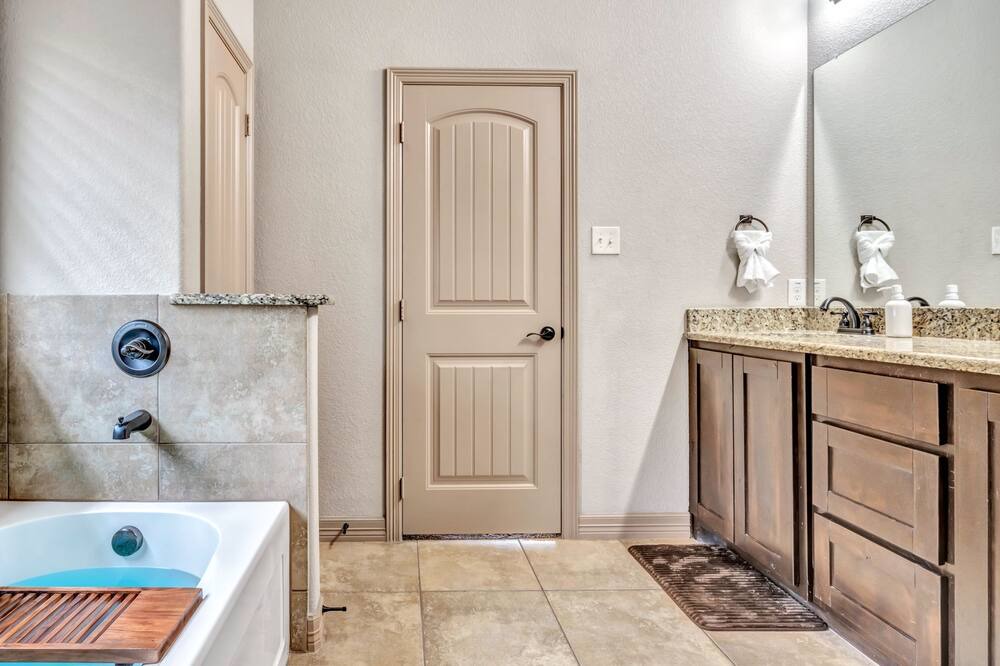 Photo of Bathroom in Rockwall