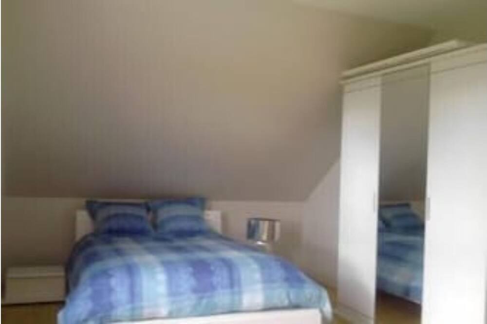 Photo of Bedroom in Saint-Broladre