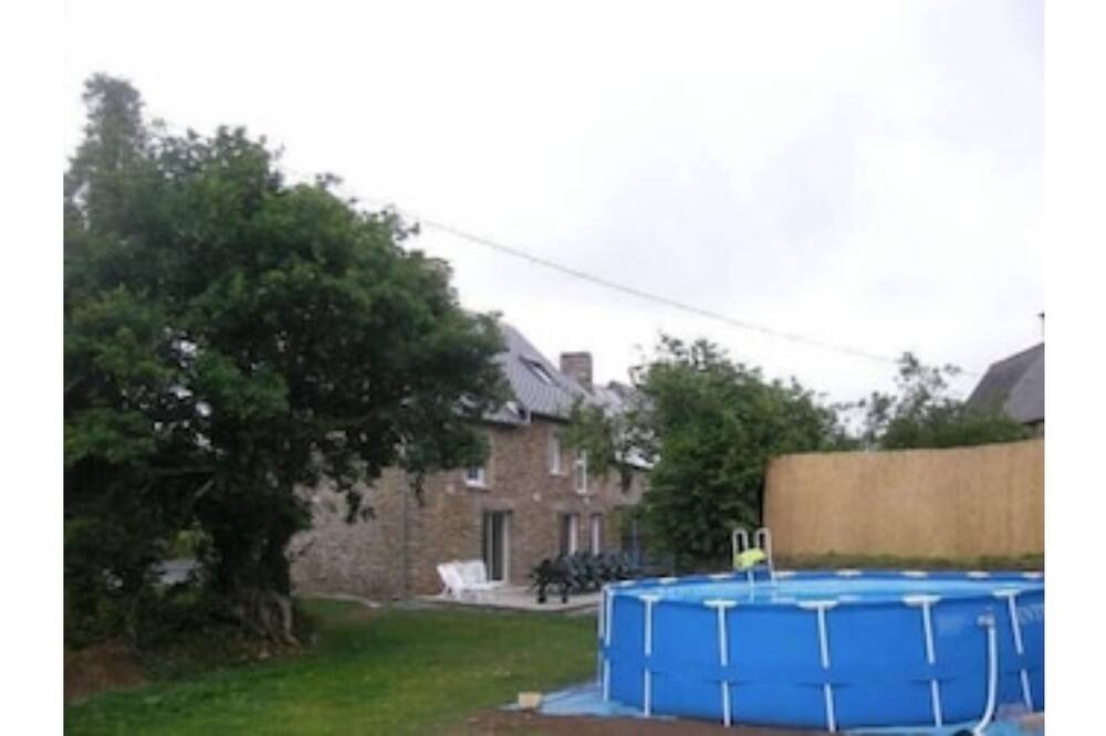 Photo of Outdoor in Saint-Broladre